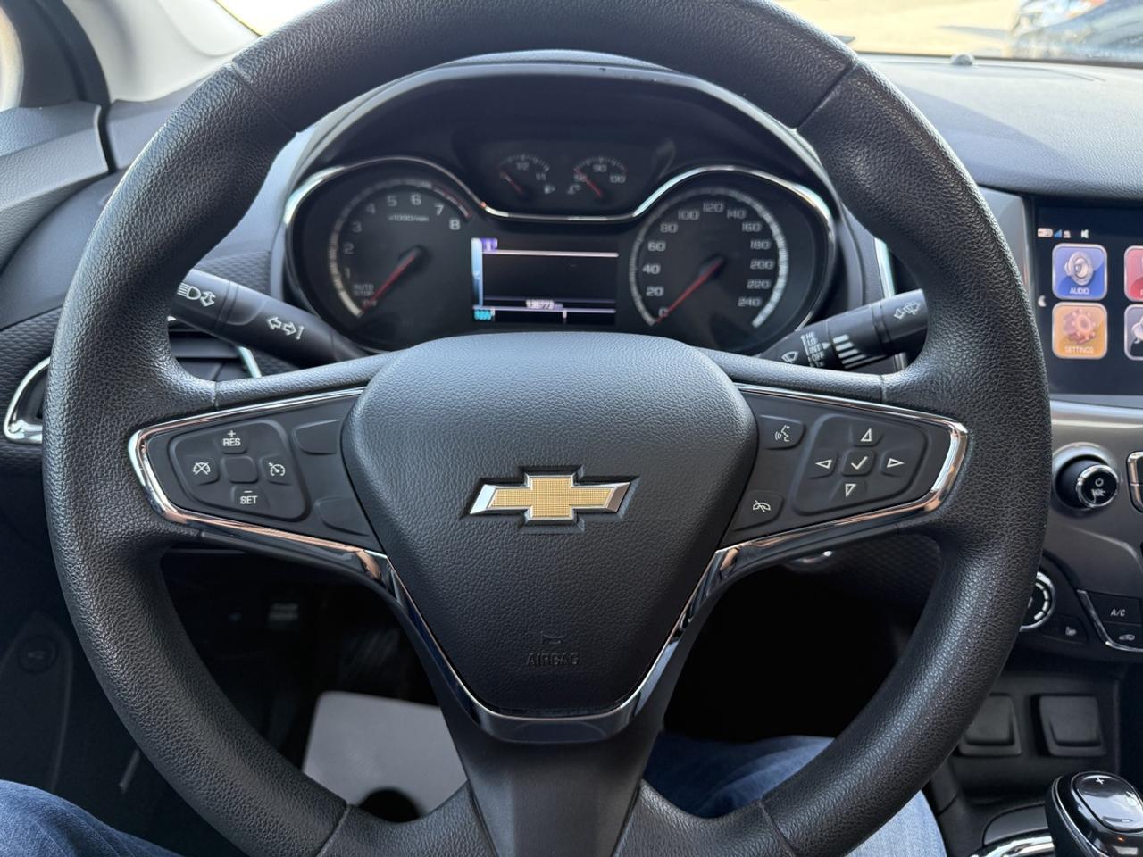 2017 Chevrolet Cruze LT Photo