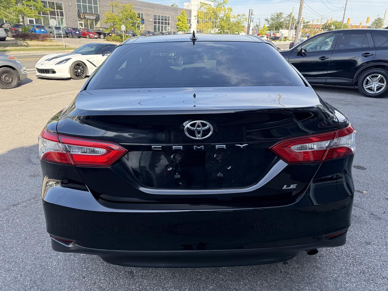 2018 Toyota Camry LE Photo4