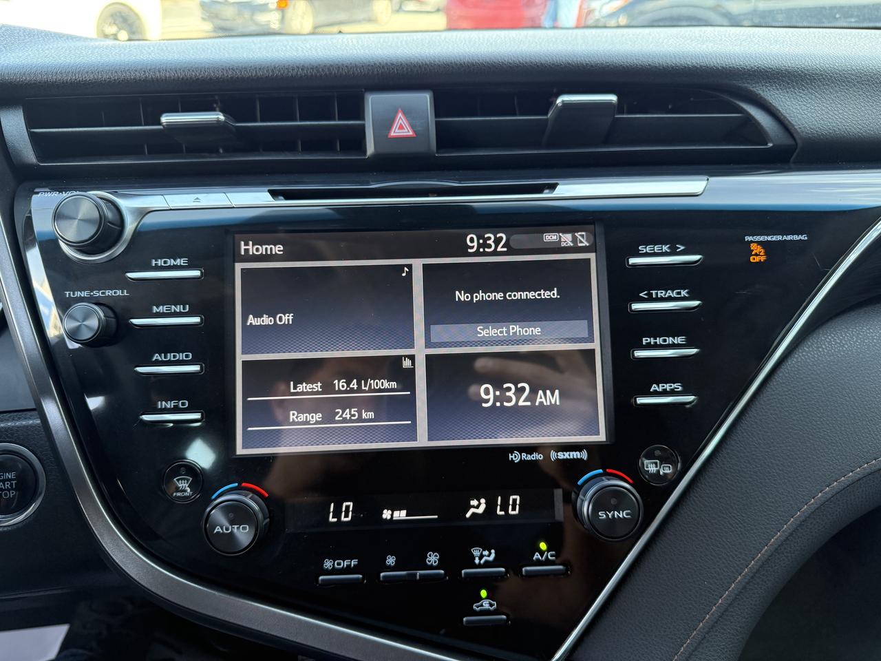 2018 Toyota Camry LE Photo