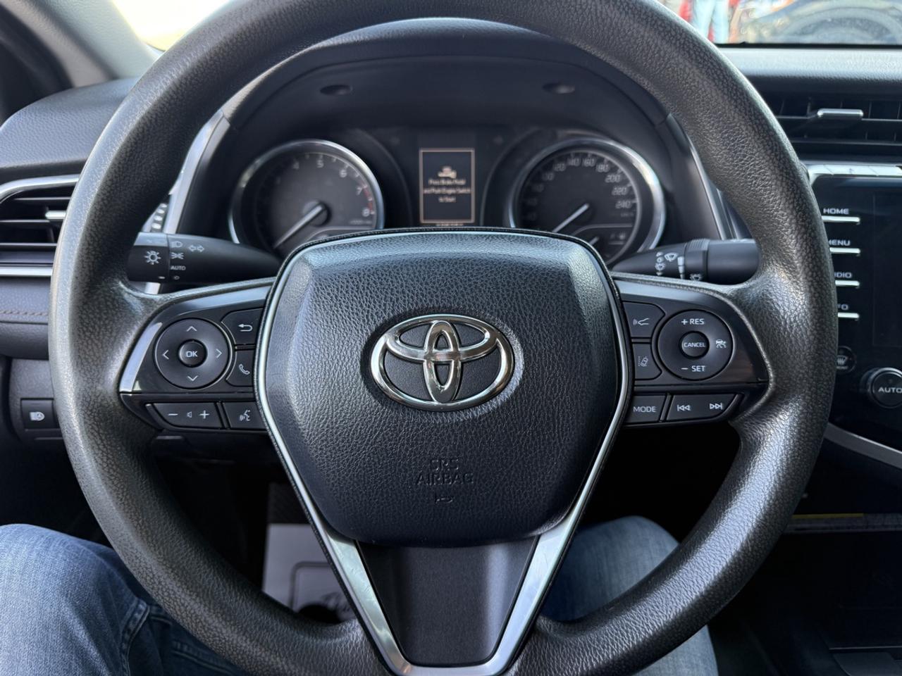 2018 Toyota Camry LE Photo