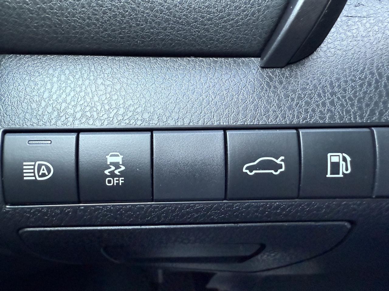 2018 Toyota Camry LE Photo