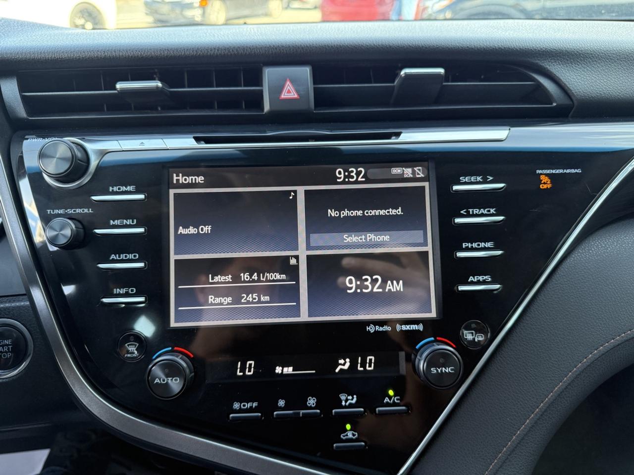 2018 Toyota Camry LE Photo