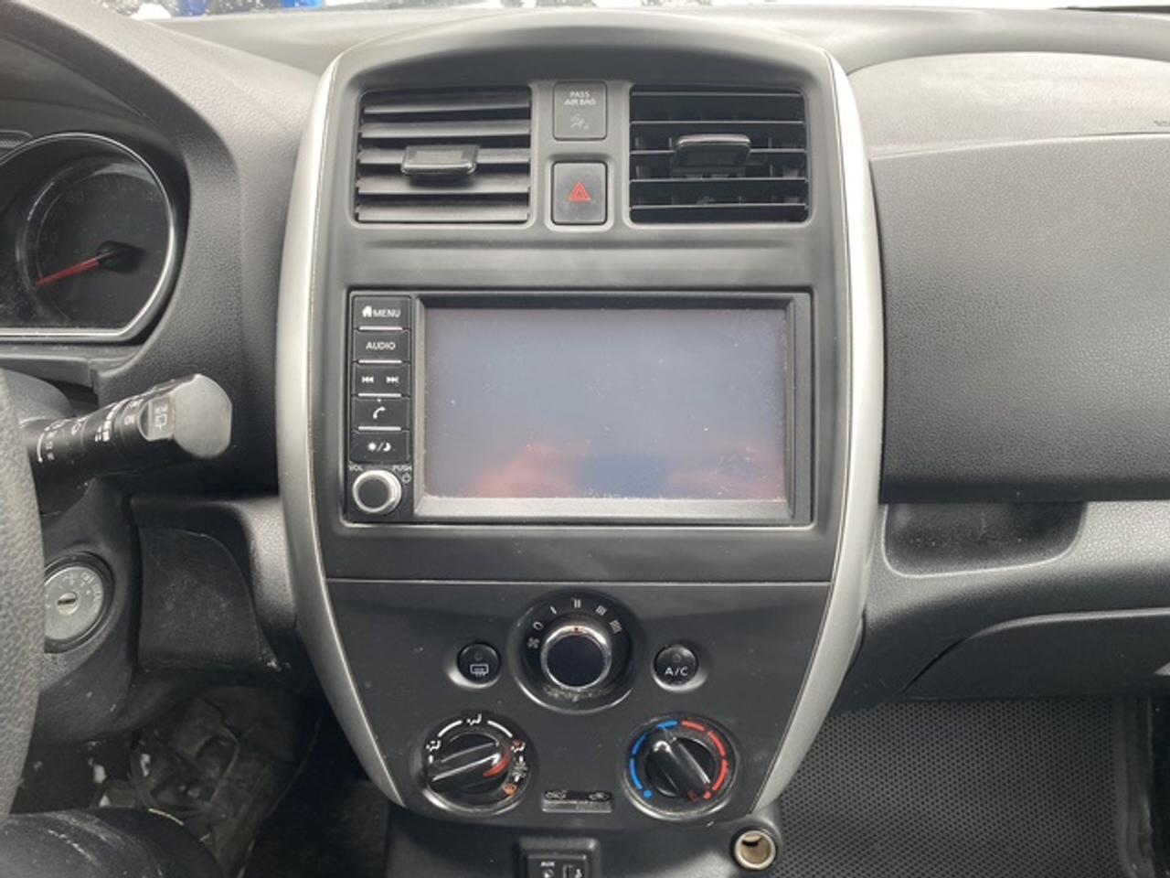 2019 Nissan Versa Note S CVT Photo