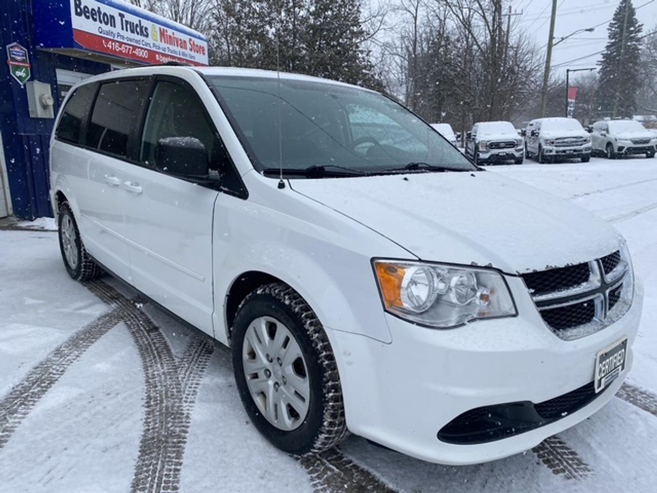 2016 Dodge Grand Caravan SE Photo2