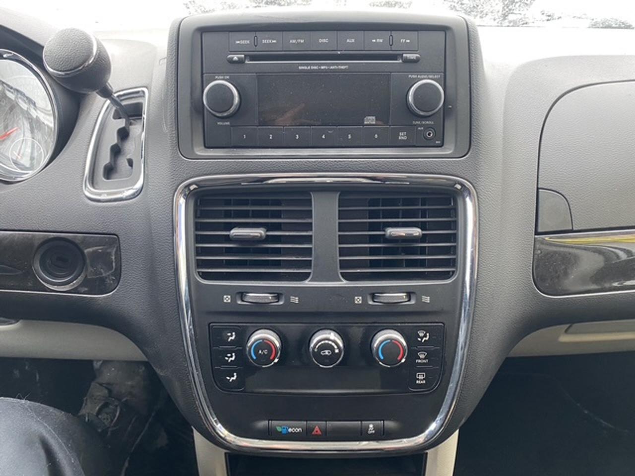 2016 Dodge Grand Caravan SE Photo