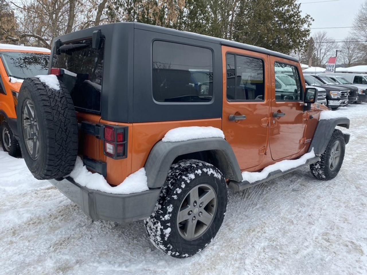 2010 Jeep Wrangler Unlimited Mountain Photo