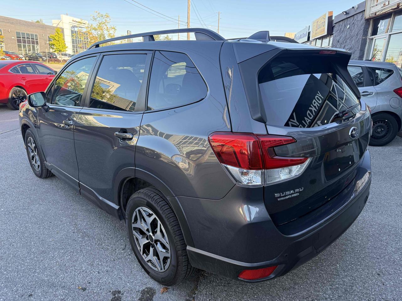 2020 Subaru Forester BASE Photo2