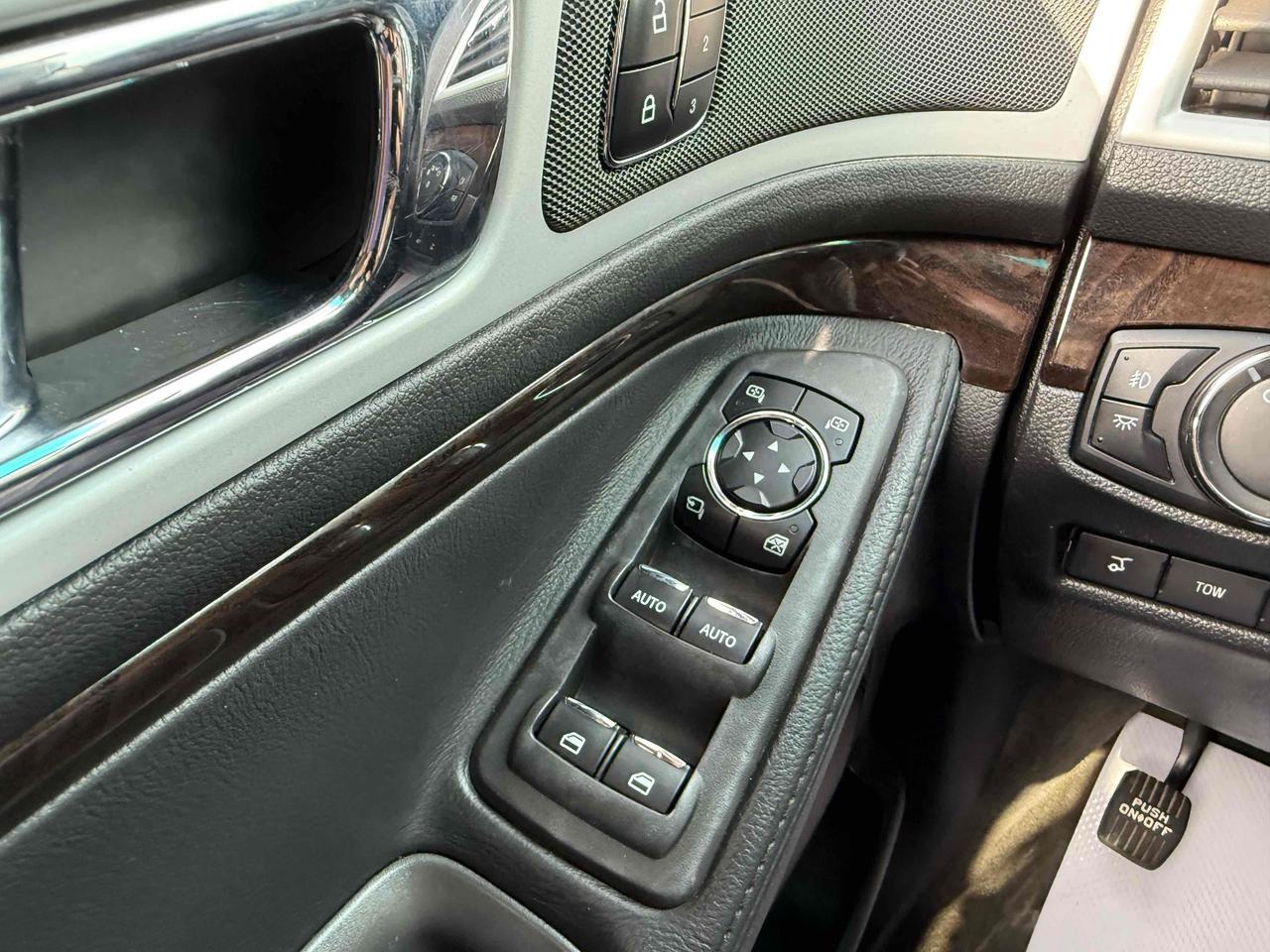 2014 Ford Explorer LIMITED Photo