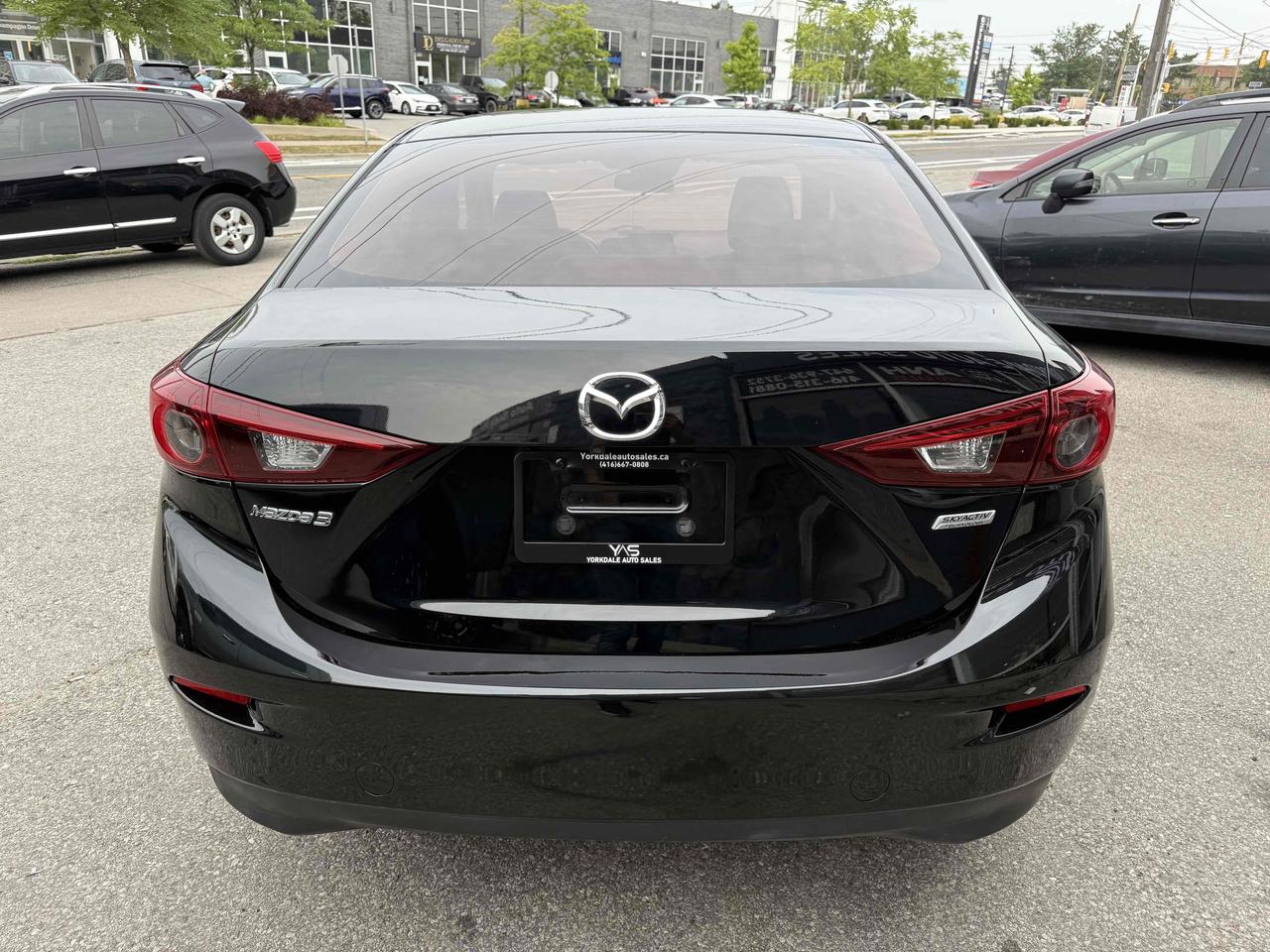 2018 Mazda MAZDA3 I Sport Photo4