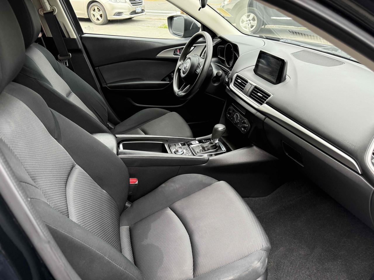 2018 Mazda MAZDA3 I Sport Photo