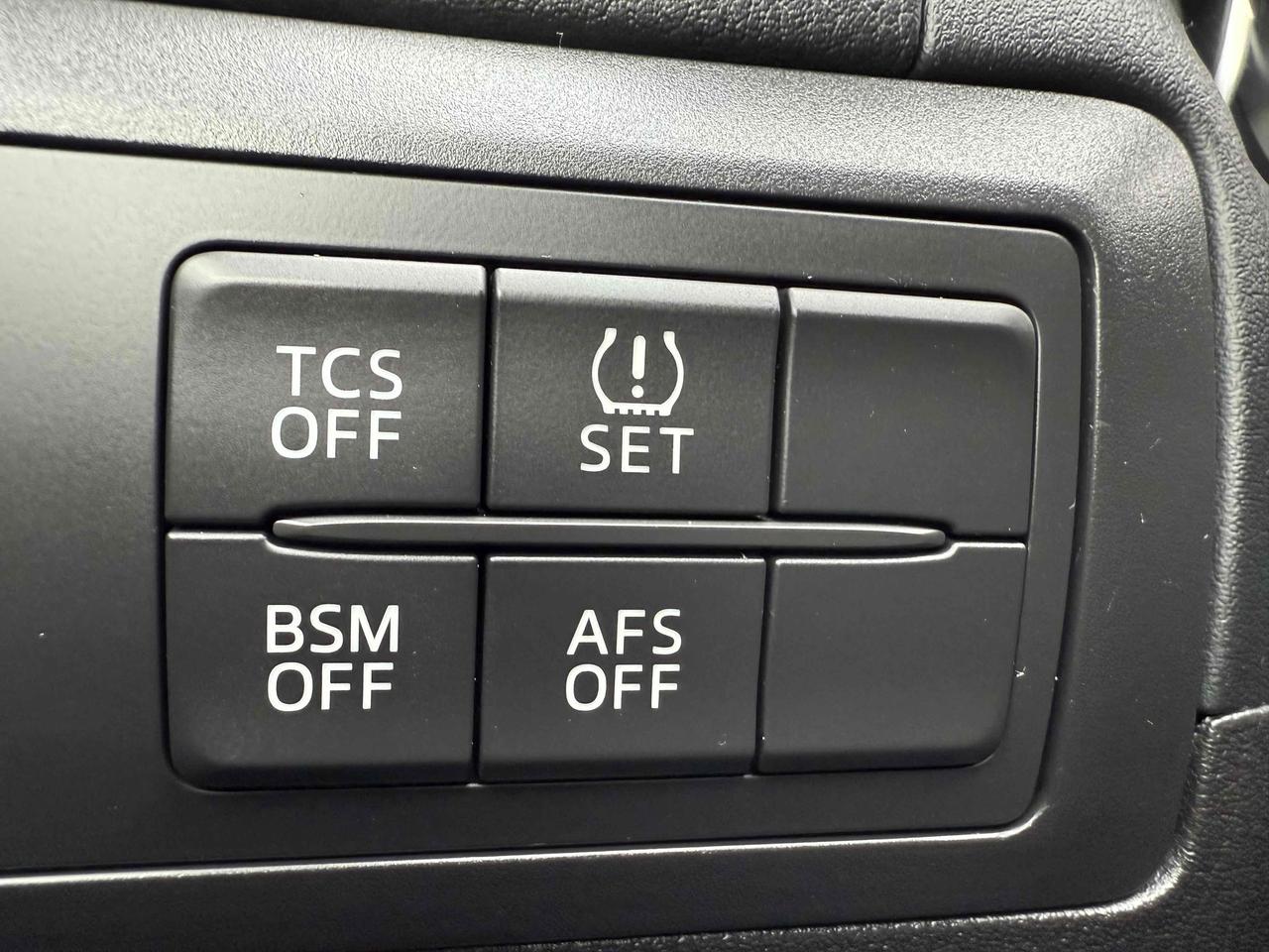 2018 Mazda MAZDA3 I Sport Photo