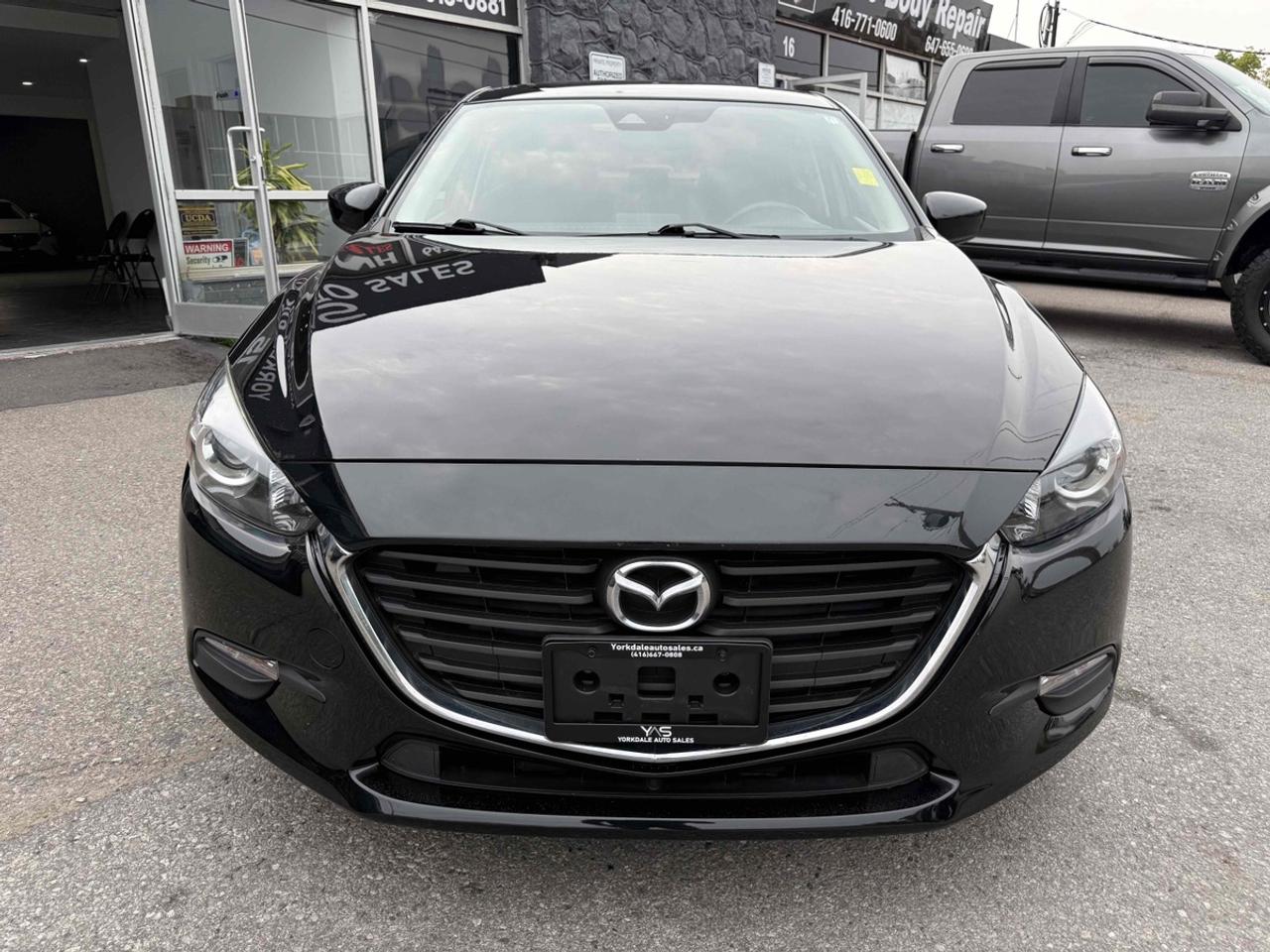 2018 Mazda MAZDA3 I Sport Photo5