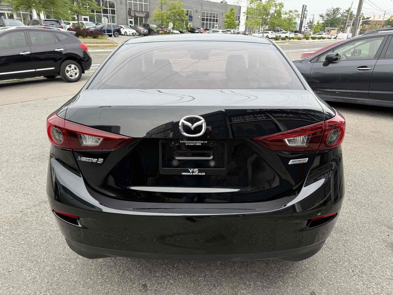 2018 Mazda MAZDA3 I Sport Photo4