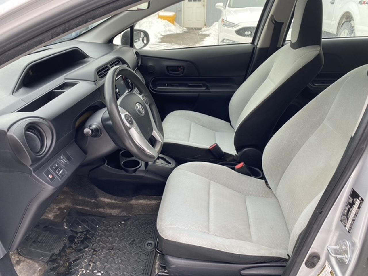 2015 Toyota Prius c C TECHNOLOGY 5DR HB Photo