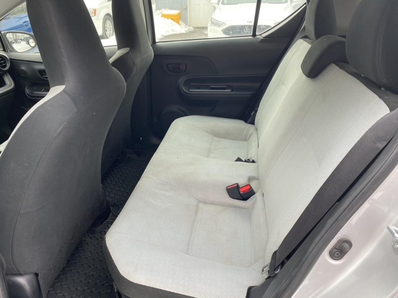 2015 Toyota Prius c C TECHNOLOGY 5DR HB Photo