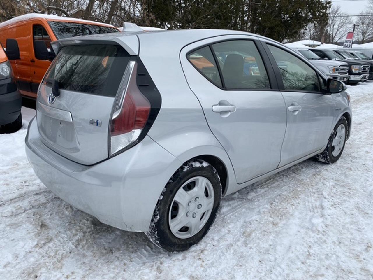 2015 Toyota Prius c C TECHNOLOGY 5DR HB Photo