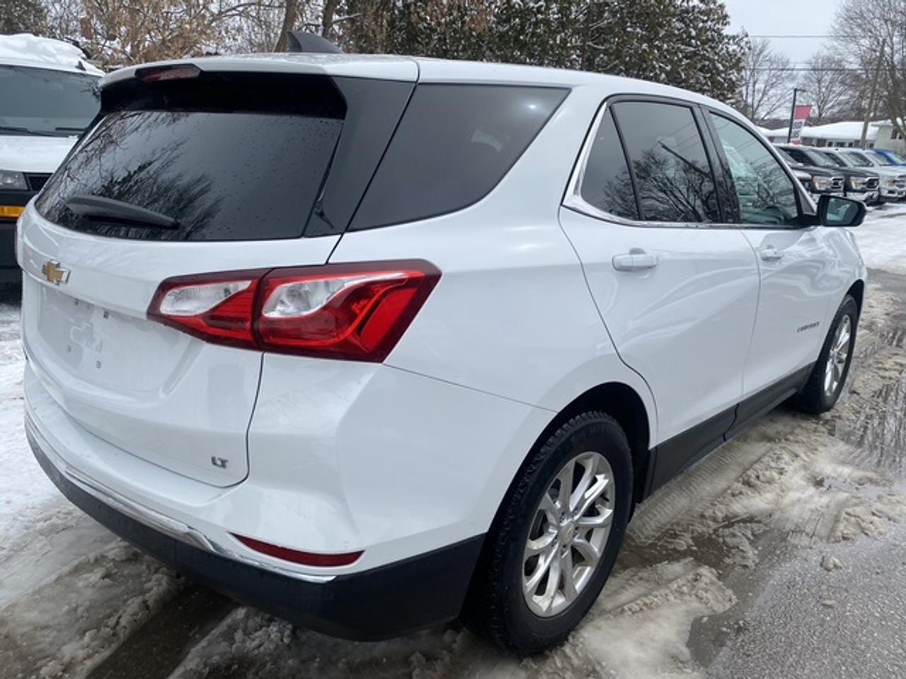 2020 Chevrolet Equinox LT FWD 4dr Photo