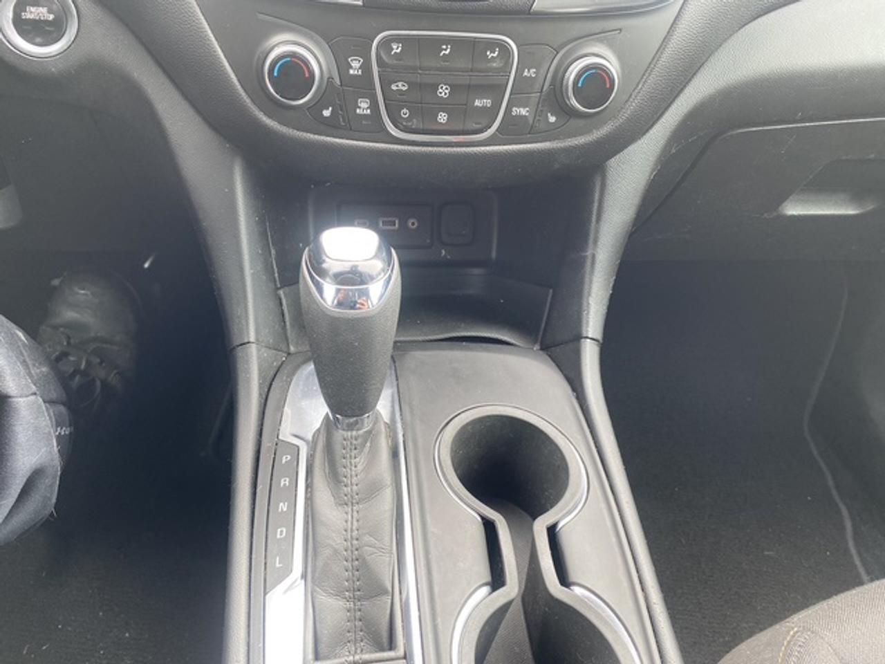 2020 Chevrolet Equinox LT FWD 4dr Photo