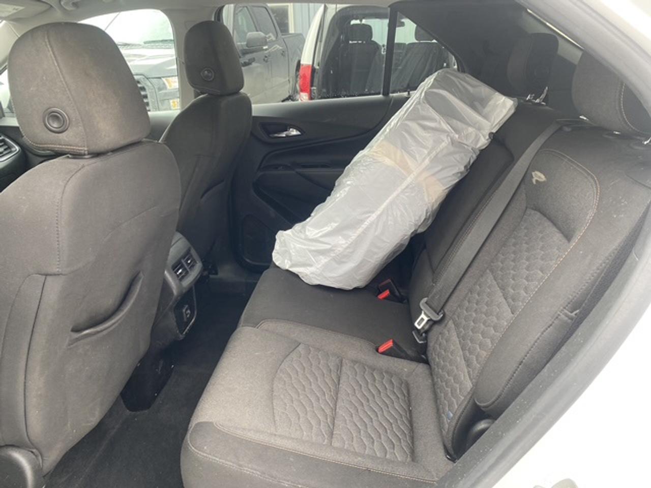 2020 Chevrolet Equinox LT FWD 4dr Photo