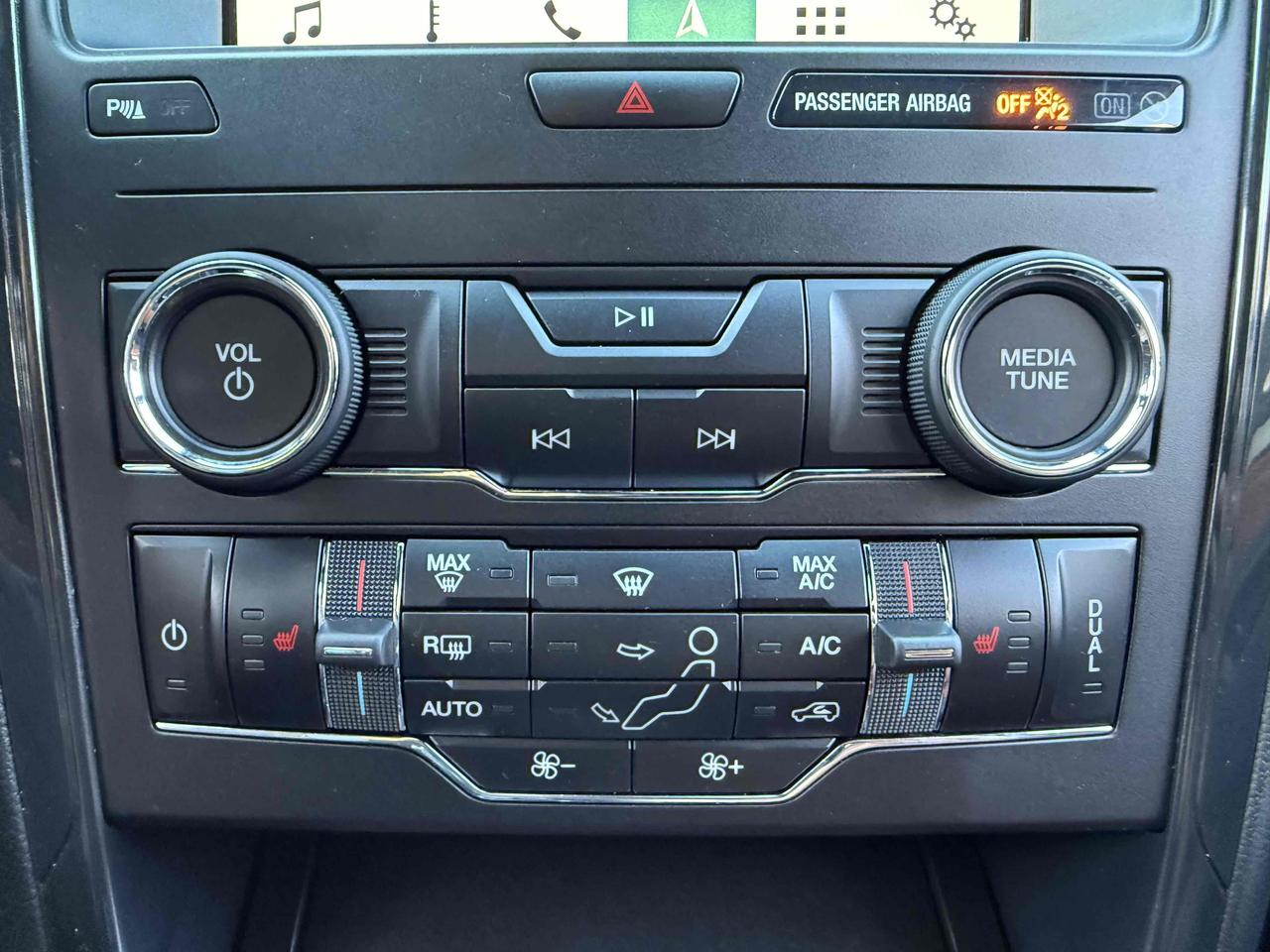 2019 Ford Explorer XLT Photo