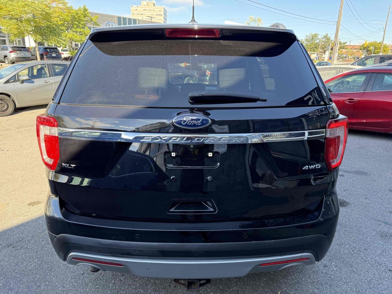 2019 Ford Explorer XLT Photo