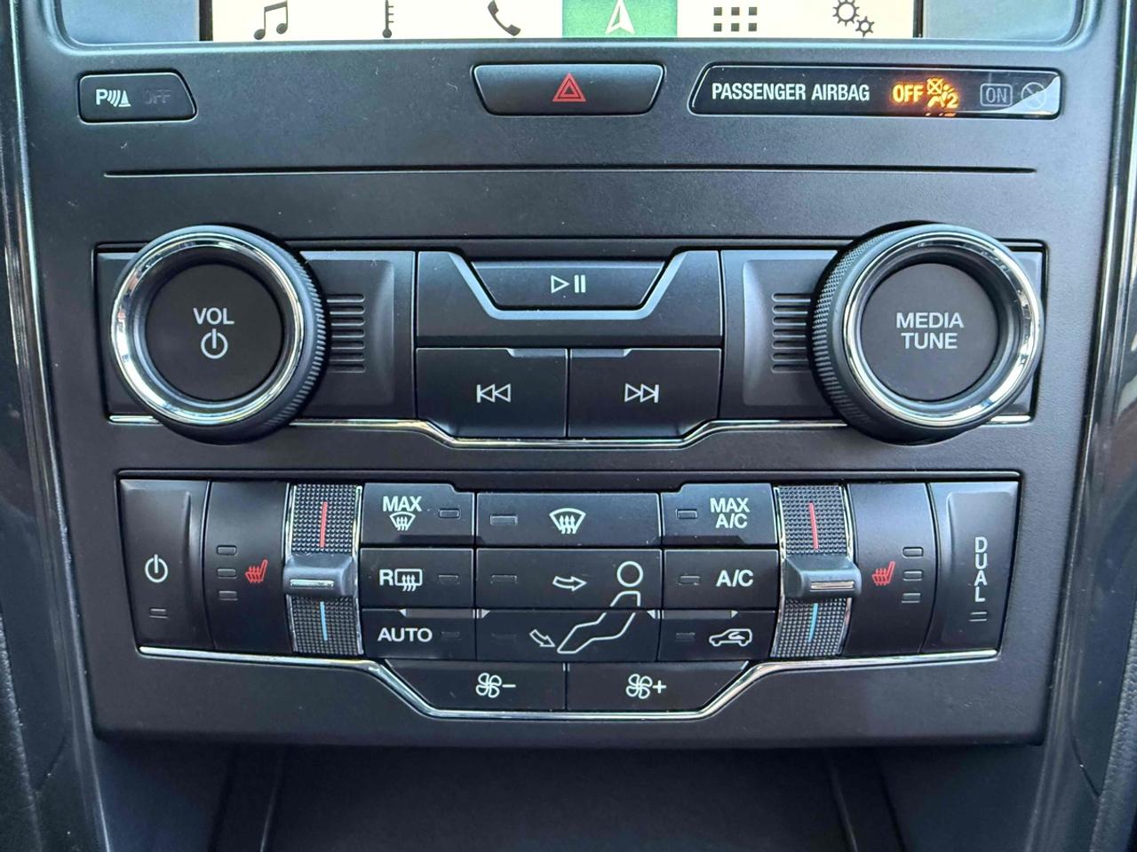 2019 Ford Explorer XLT Photo