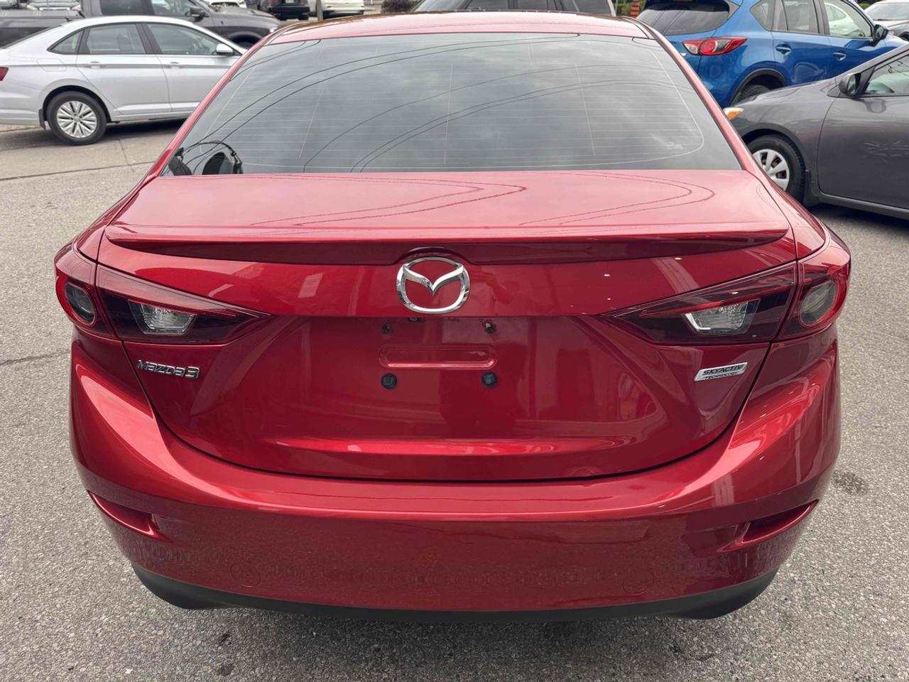 2015 Mazda MAZDA3 i Touring Photo3