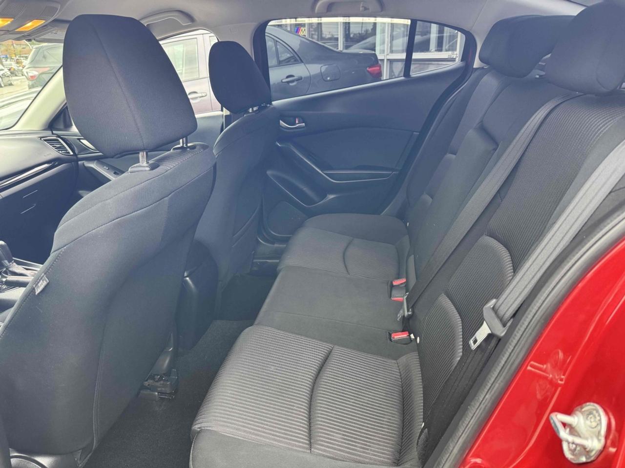 2015 Mazda MAZDA3 i Touring Photo