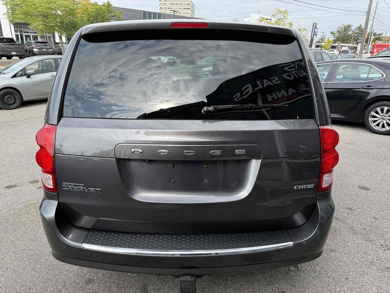 2017 Dodge Grand Caravan Crew Photo