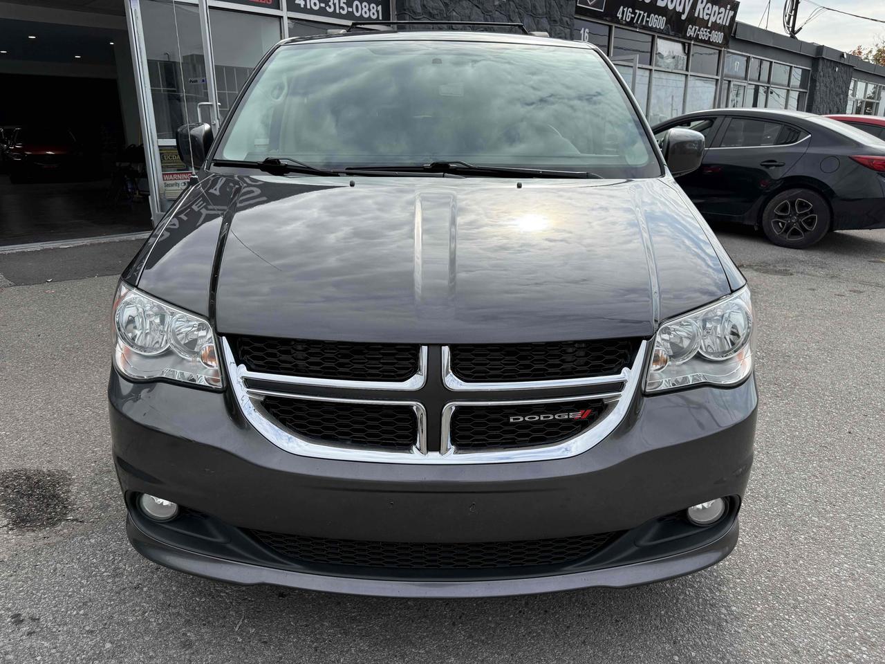 2017 Dodge Grand Caravan Crew Photo