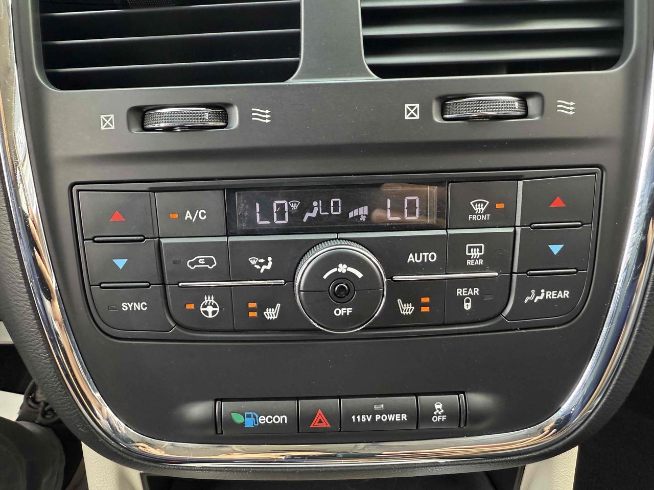 2017 Dodge Grand Caravan Crew Photo