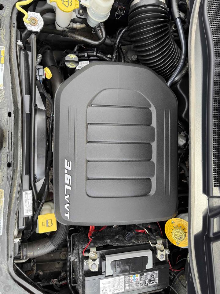 2017 Dodge Grand Caravan Crew Photo