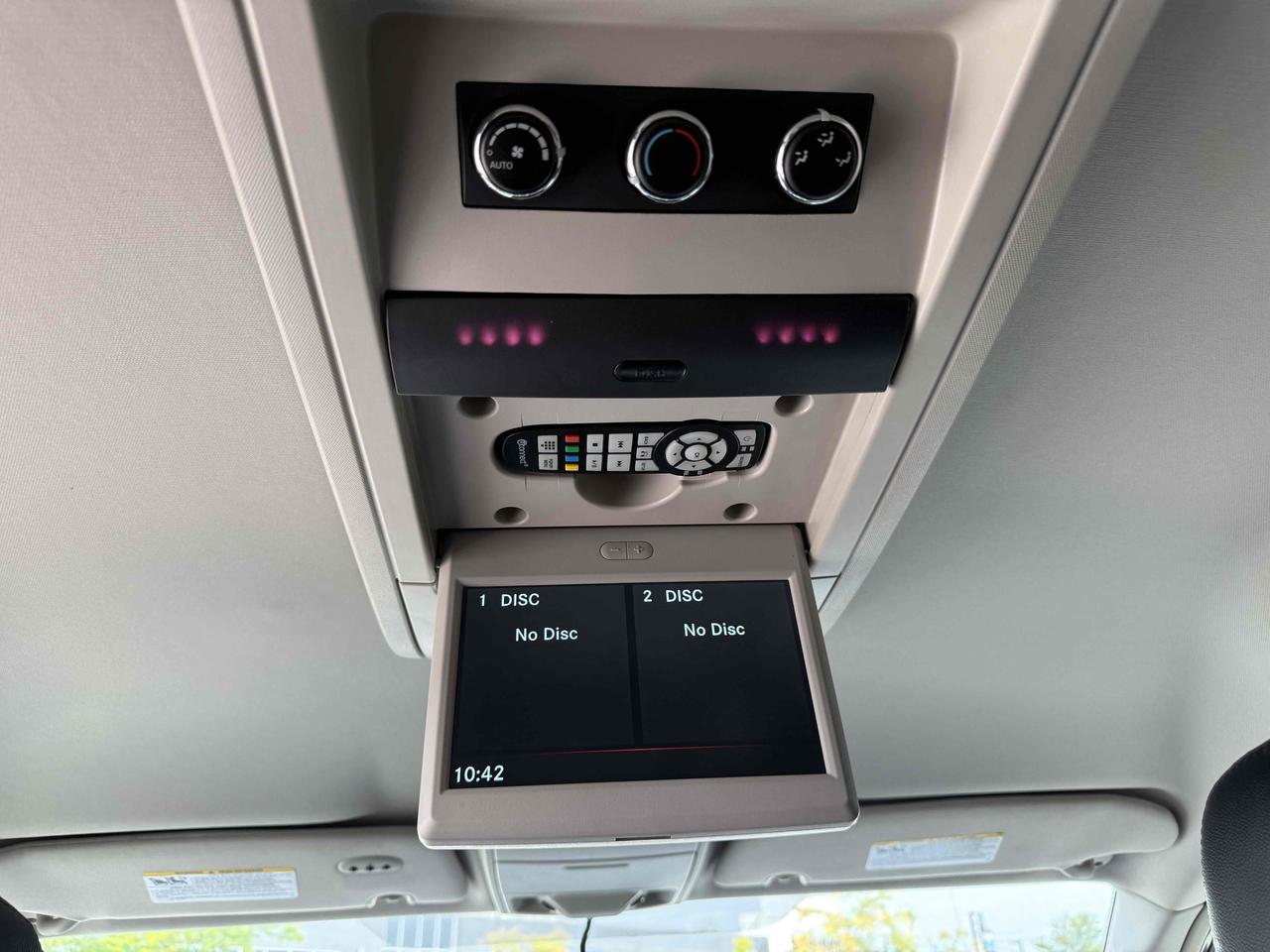 2017 Dodge Grand Caravan Crew Photo