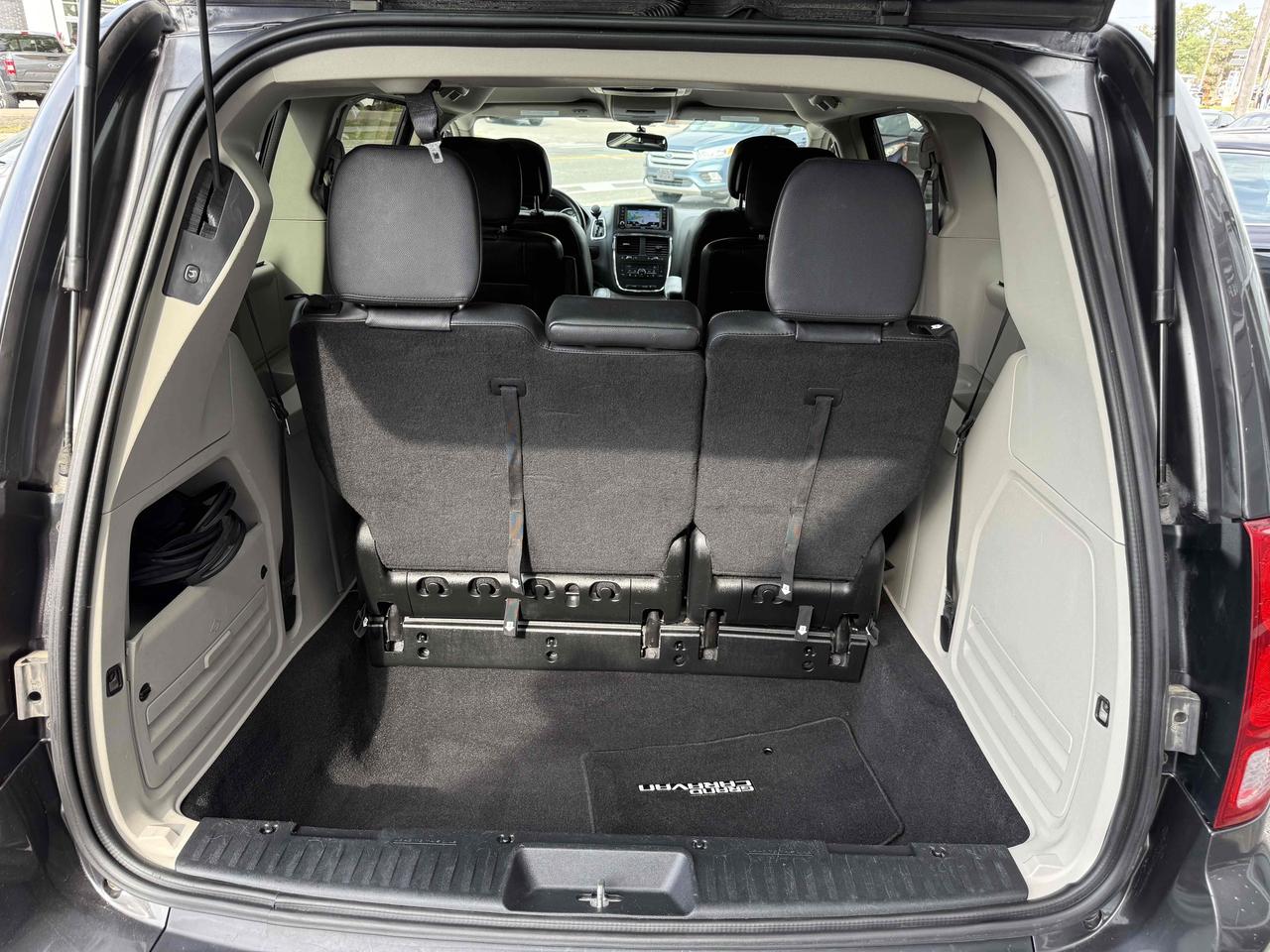 2017 Dodge Grand Caravan Crew Photo