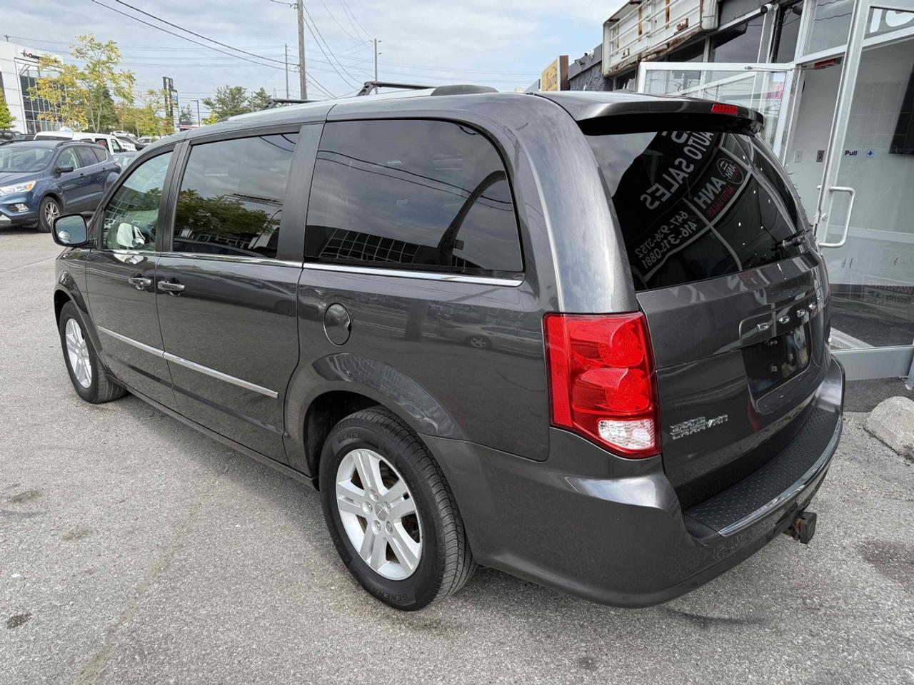 2017 Dodge Grand Caravan Crew Photo