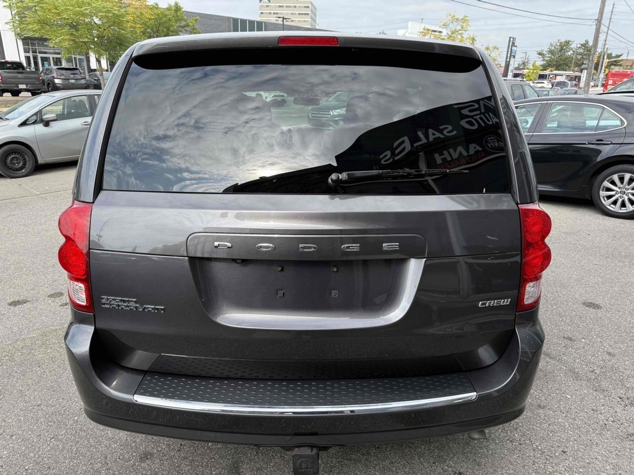 2017 Dodge Grand Caravan Crew Photo