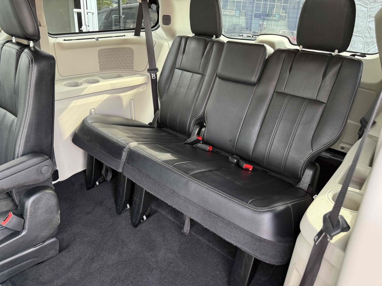 2017 Dodge Grand Caravan Crew Photo