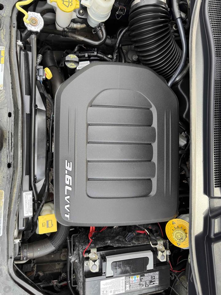 2017 Dodge Grand Caravan Crew Photo