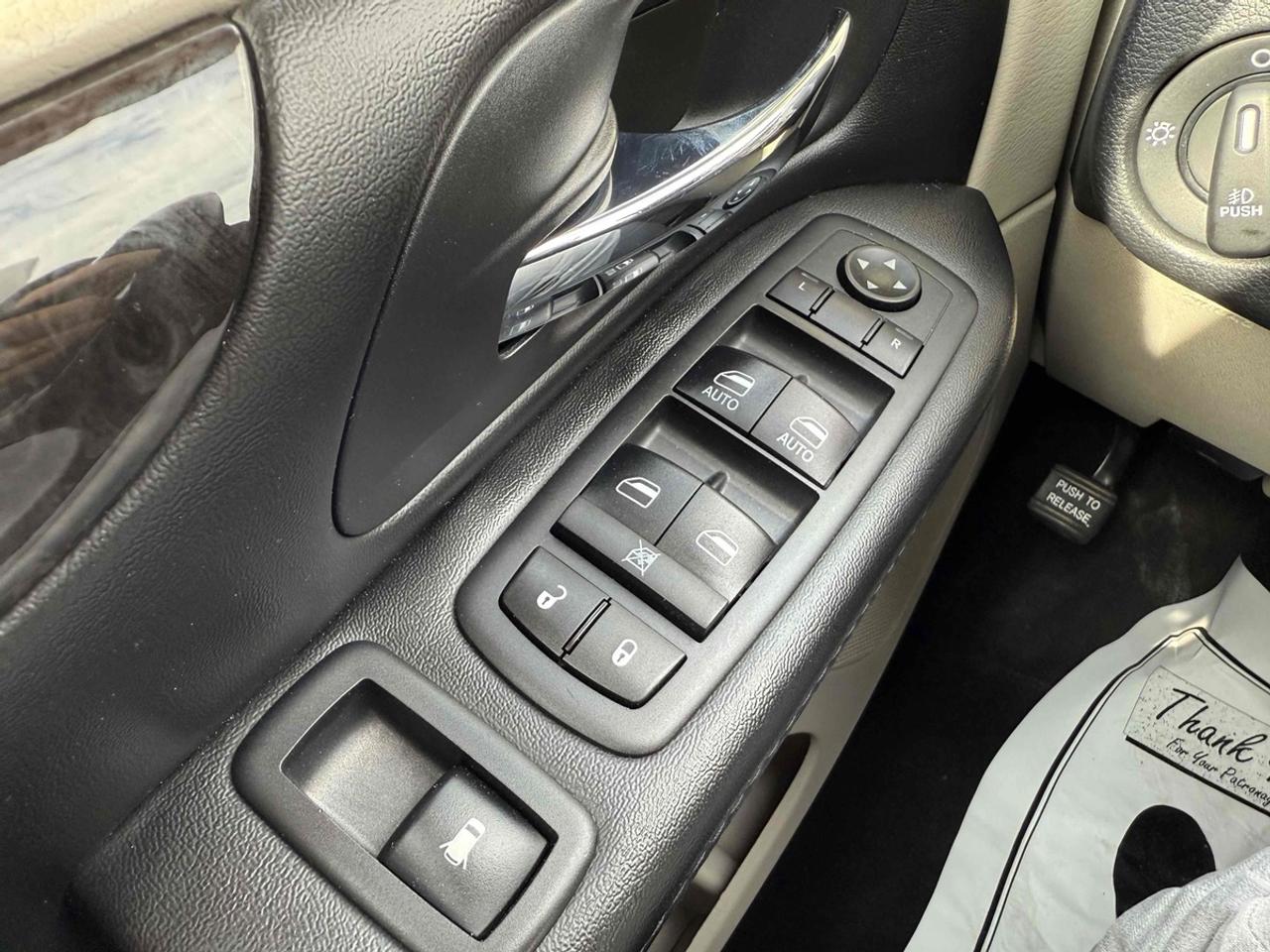 2017 Dodge Grand Caravan Crew Photo