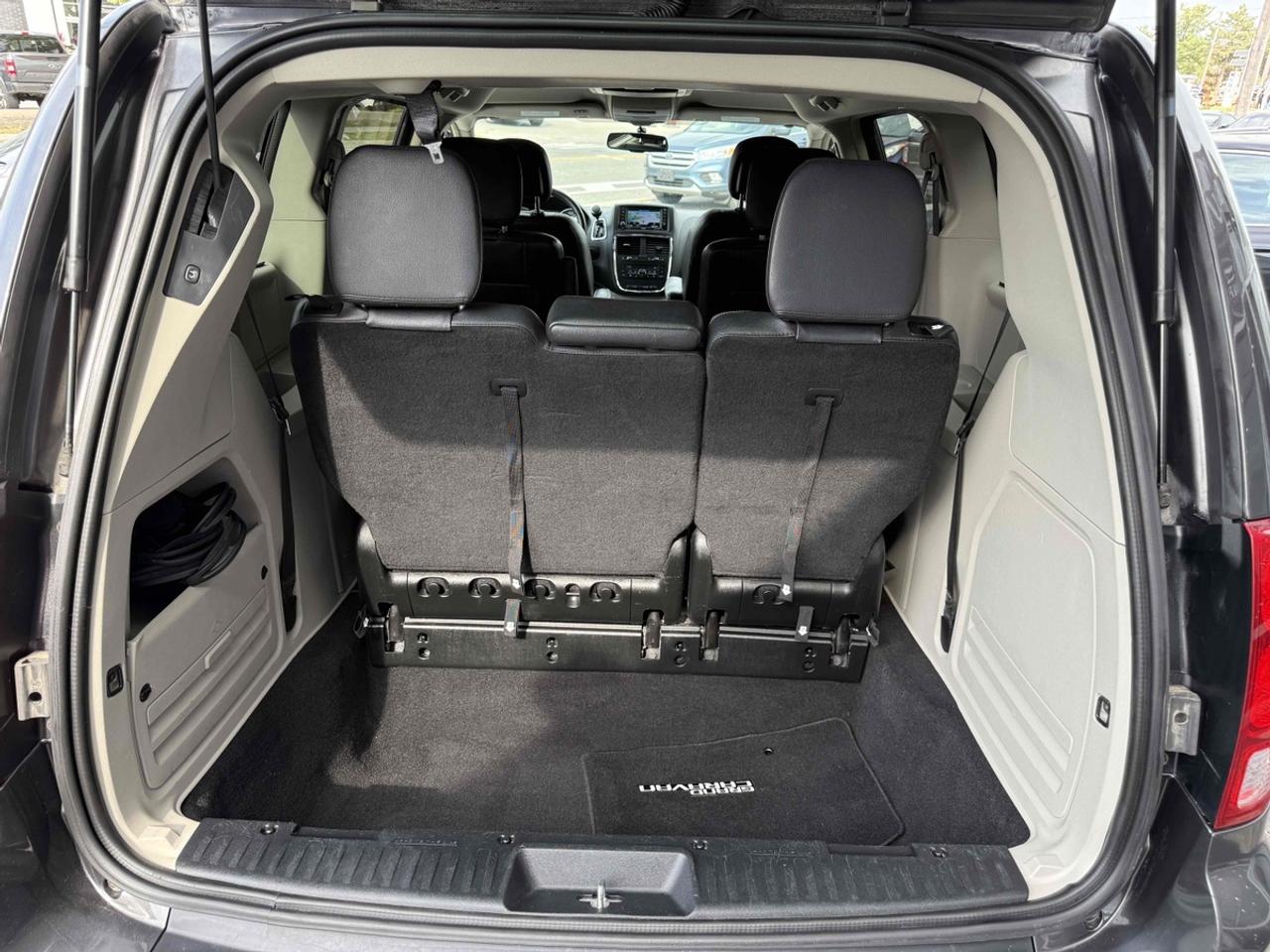 2017 Dodge Grand Caravan Crew Photo