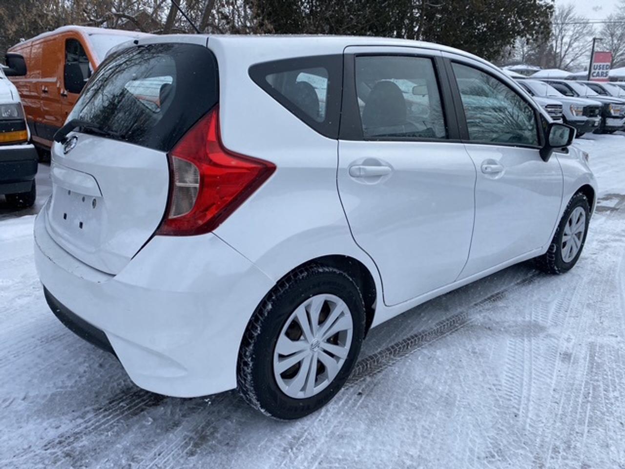 2019 Nissan Versa S CVT Photo4