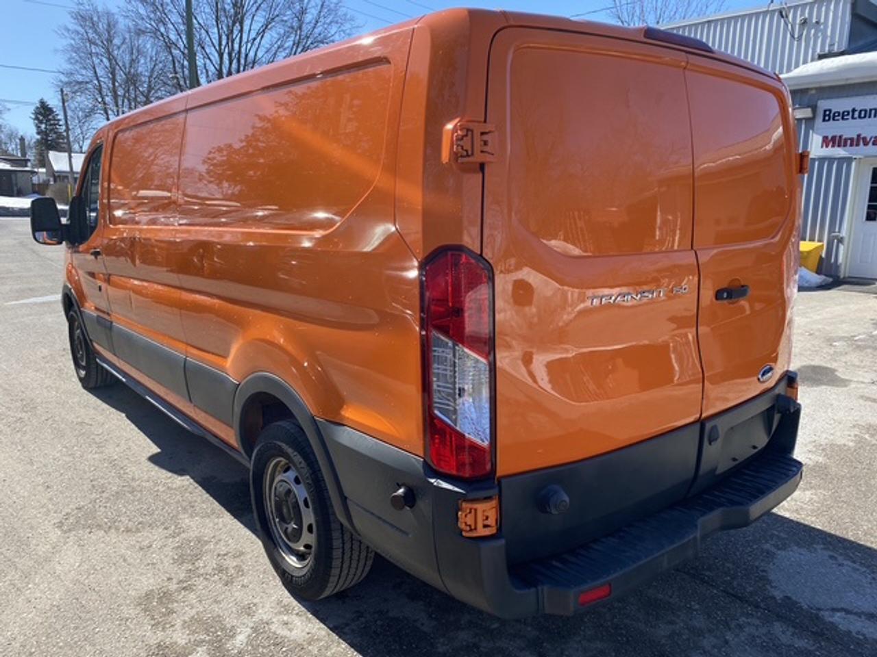 2018 Ford Transit T-150 148" LOW RF 86 T-150 Photo4
