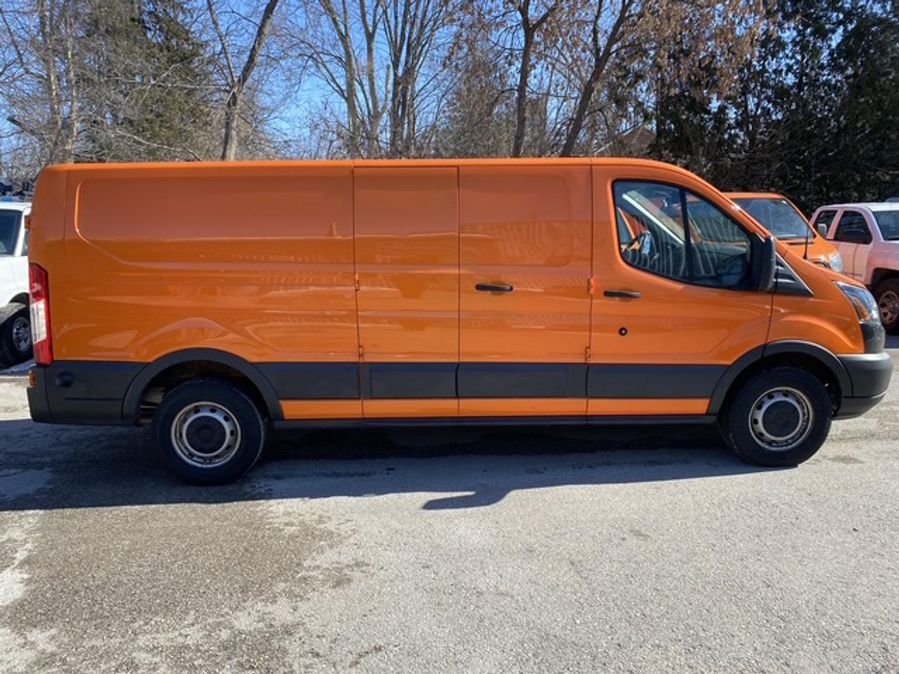 2018 Ford Transit T-150 148" LOW RF 86 T-150 Photo3