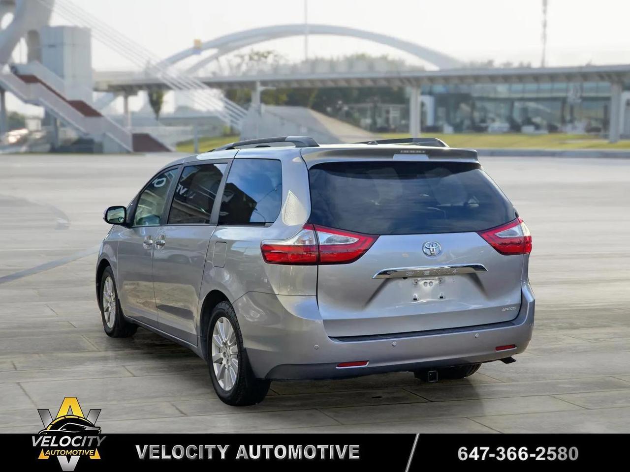 2017 Toyota Sienna Limited | No Accidents! Photo