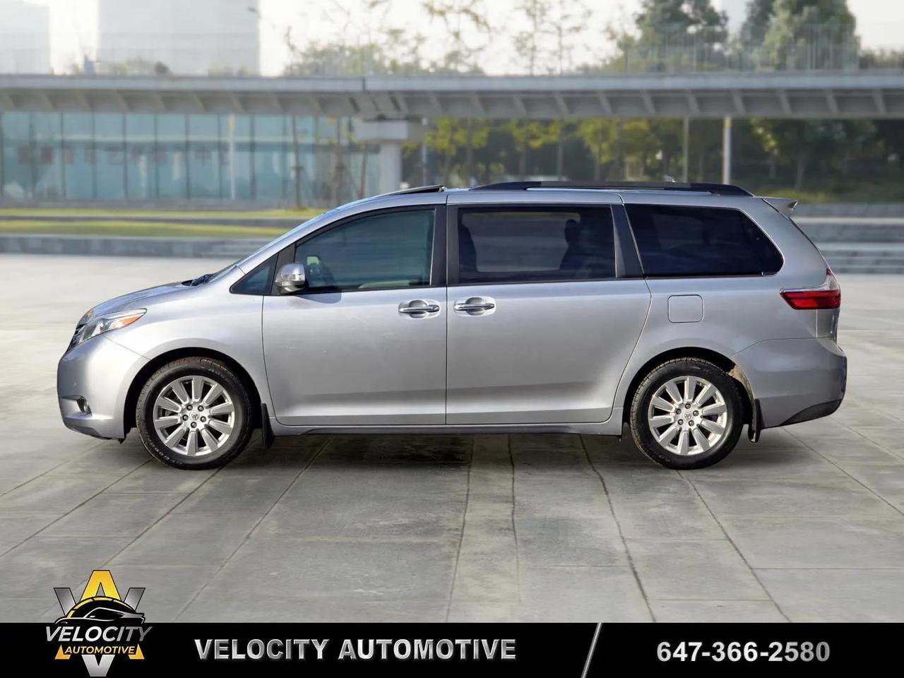 2017 Toyota Sienna Limited | No Accidents! Photo