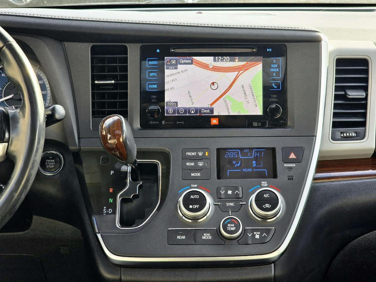 2017 Toyota Sienna Limited | No Accidents! Photo