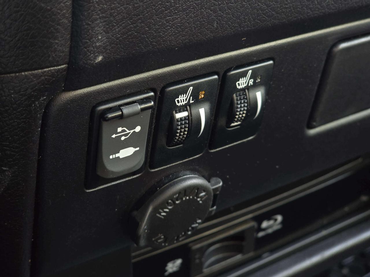 2017 Toyota Sienna Limited | No Accidents! Photo