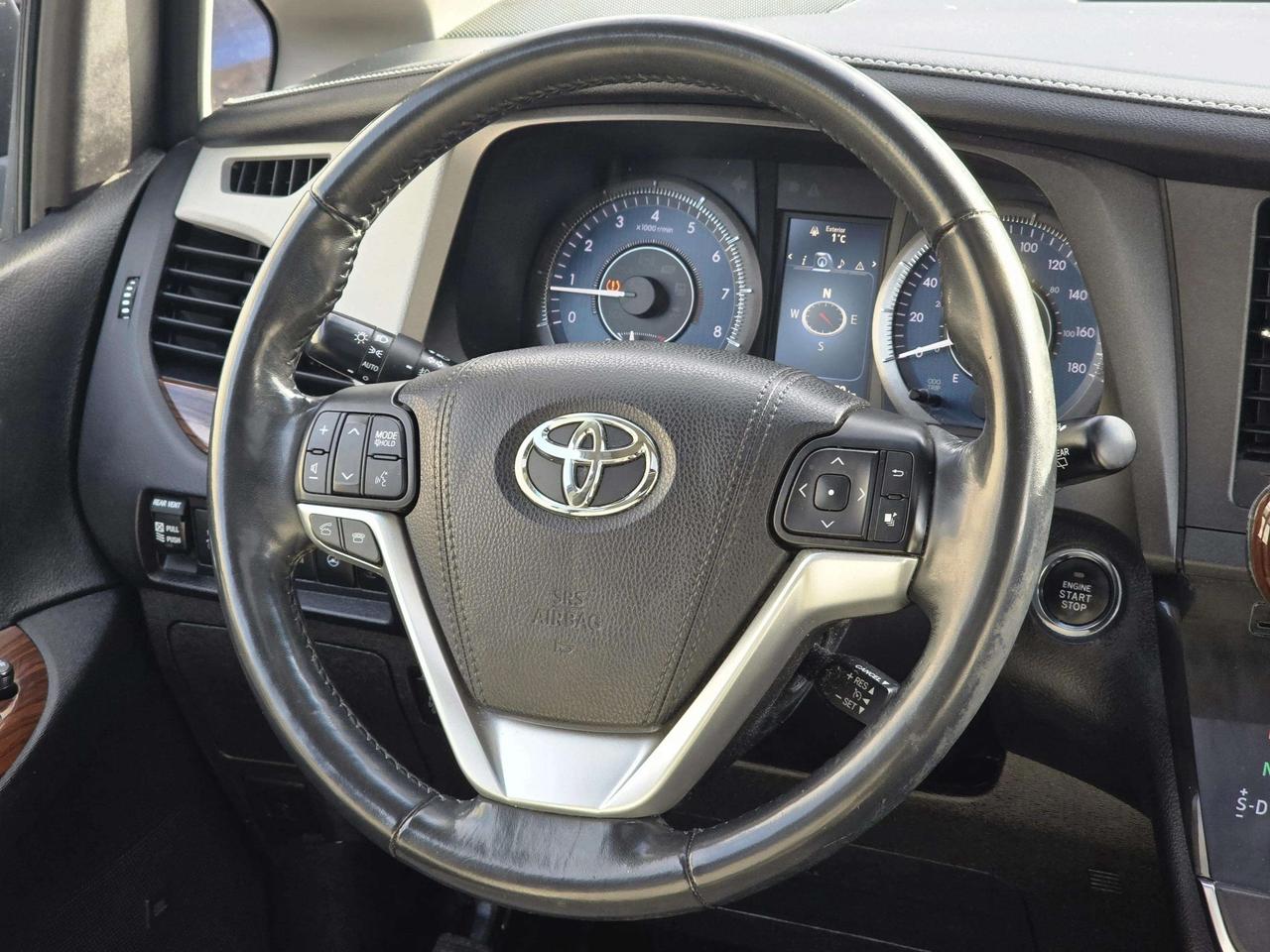 2017 Toyota Sienna Limited | No Accidents! Photo