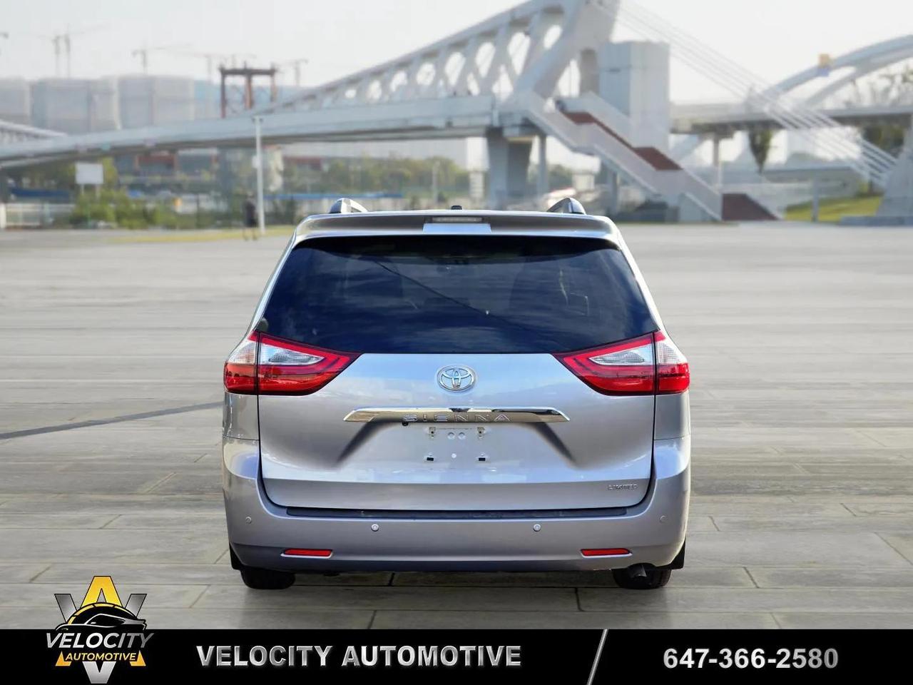 2017 Toyota Sienna Limited | No Accidents! Photo