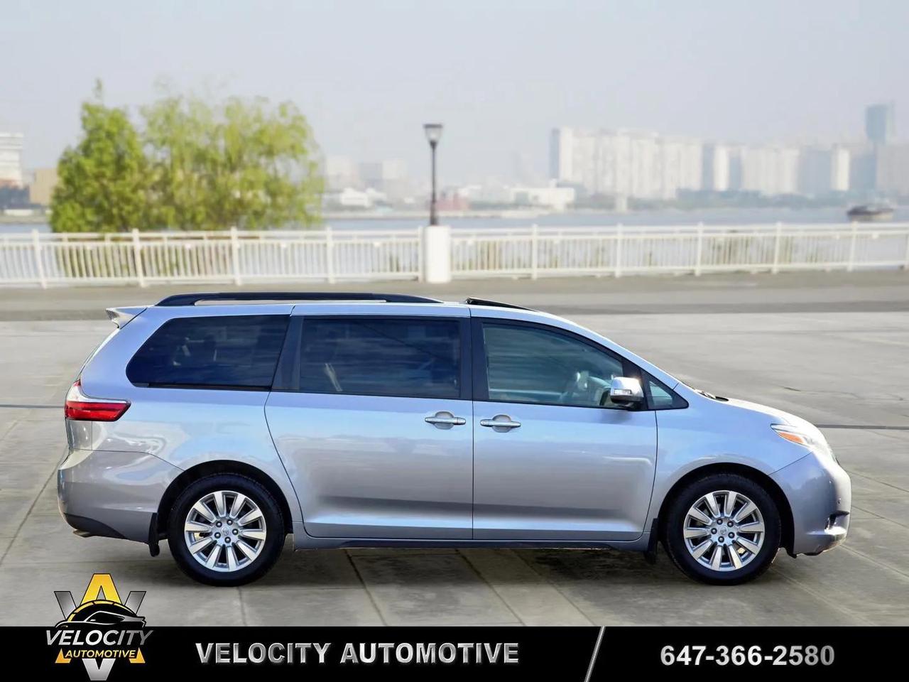 2017 Toyota Sienna Limited | No Accidents! Photo